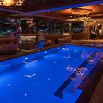 Mountain Diamond Resort